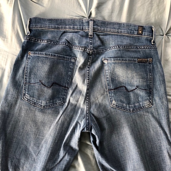 Medium wash relaxed jeans - Picture 4 of 6